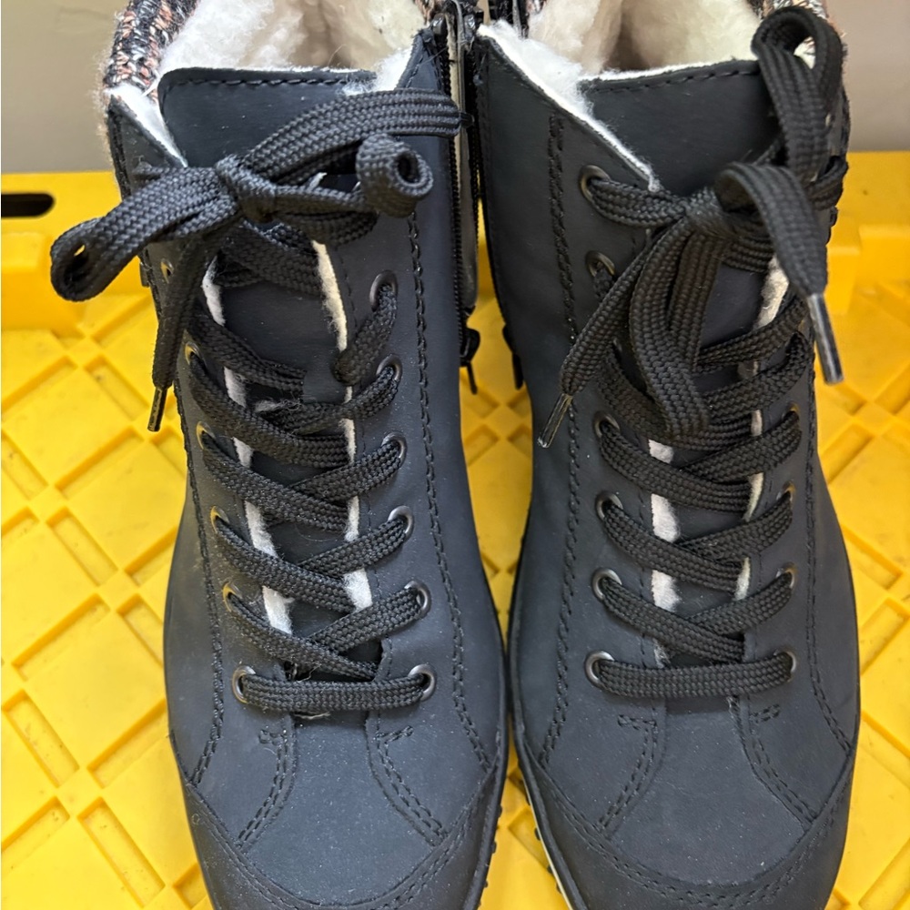 Rieker side zip, Blue leather, lined, warm Boots